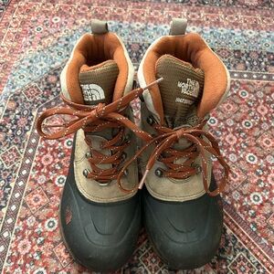 North face waterproof hiking boots